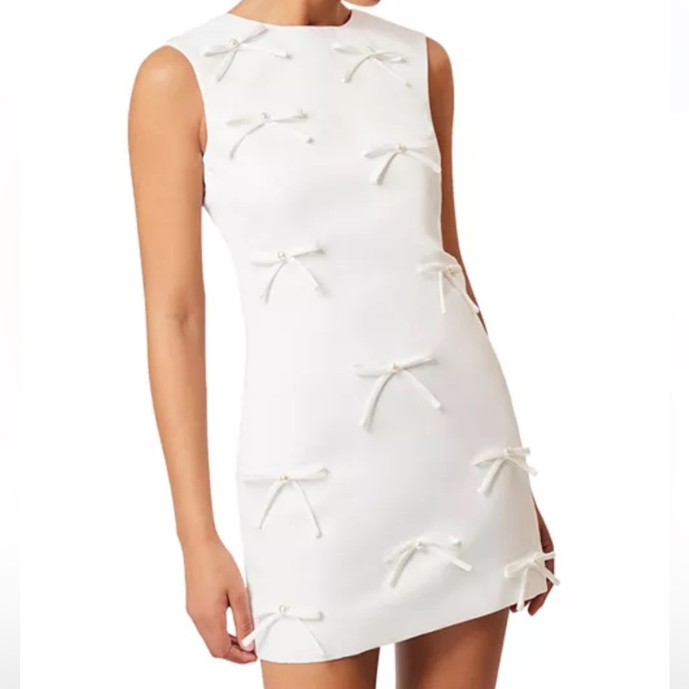 Elliatt Rose Bow Shift Dress in White
